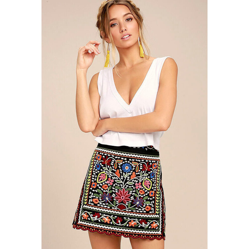 Lulus Dont Stop The Party Black Embroidered Mini Skirt - Size Medium